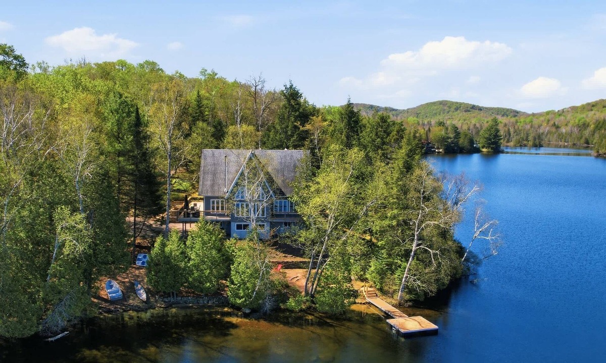 Amherst Ski Chalet | Spa, Lake, Pool Table - L'Echo du Huard