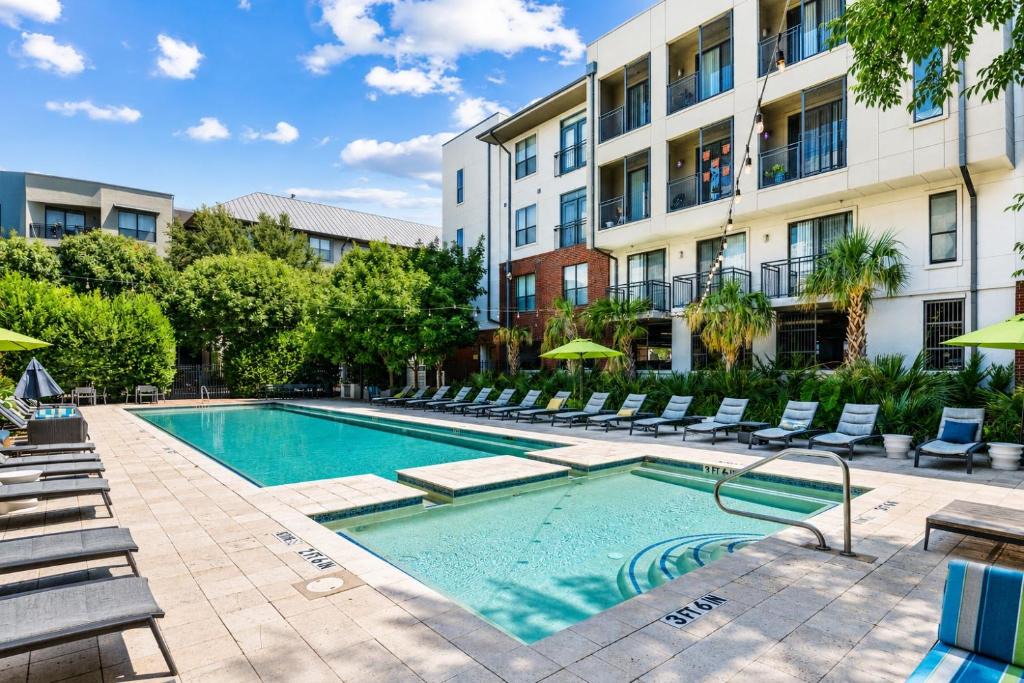 Legacy Park Apartment | Spacious 1400sf 3bed 2bath Apartment