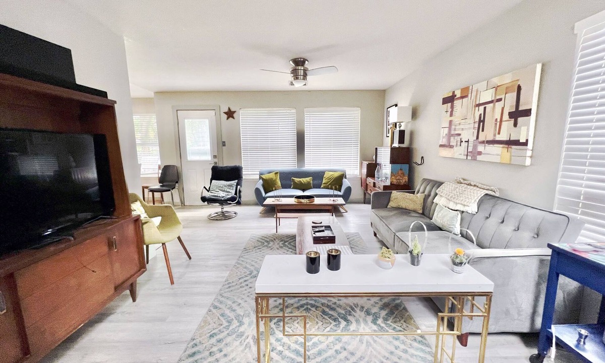 Westwood Heights House | Spacious 3/4 bed 3 bath house in S. Austin