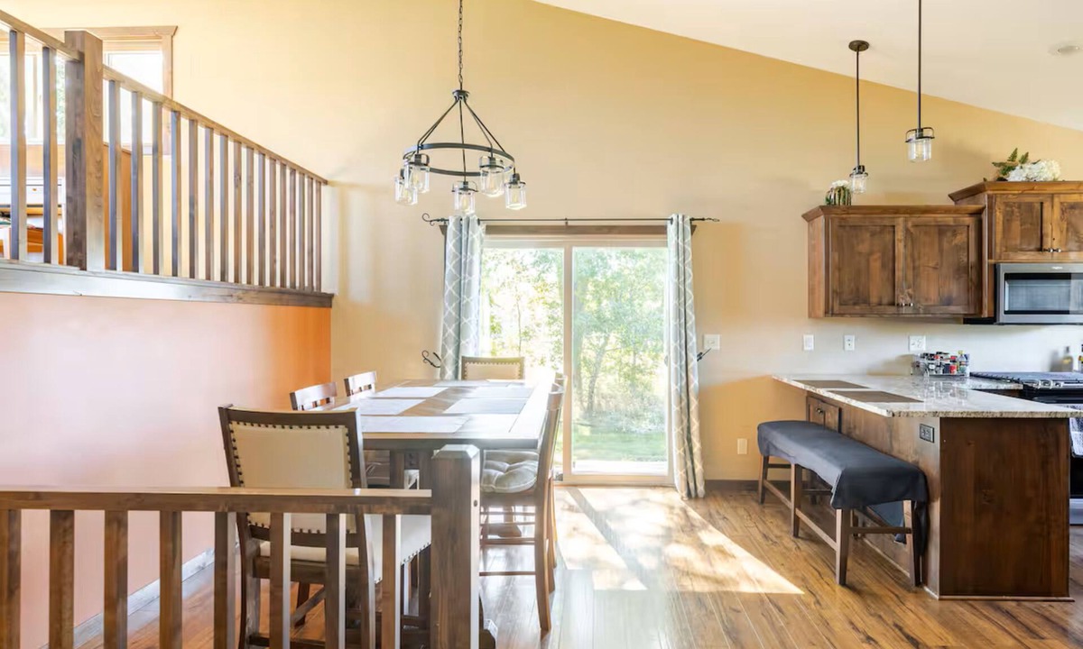 Waite Park House | Spacious 4bedroom, Peaceful Home Near Trails & Attractions