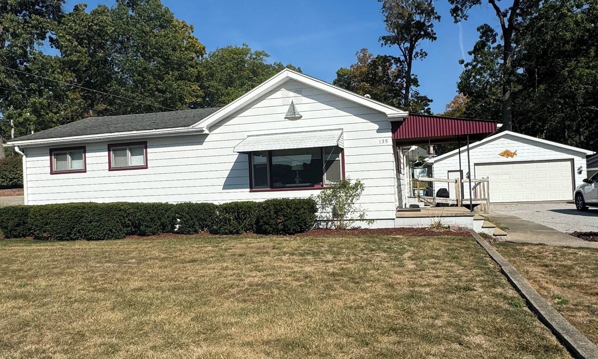 Fremont House | Spacious 4BR Accessible Lake House w/Dock Access, Pontoon & Hosting Spaces