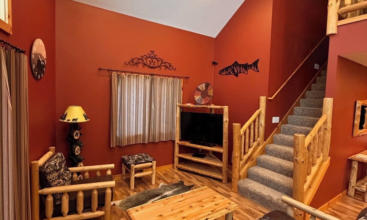 Onamia House | Spacious 5-bedroom, 4 Bathroom House - cozy Anglers Retreat