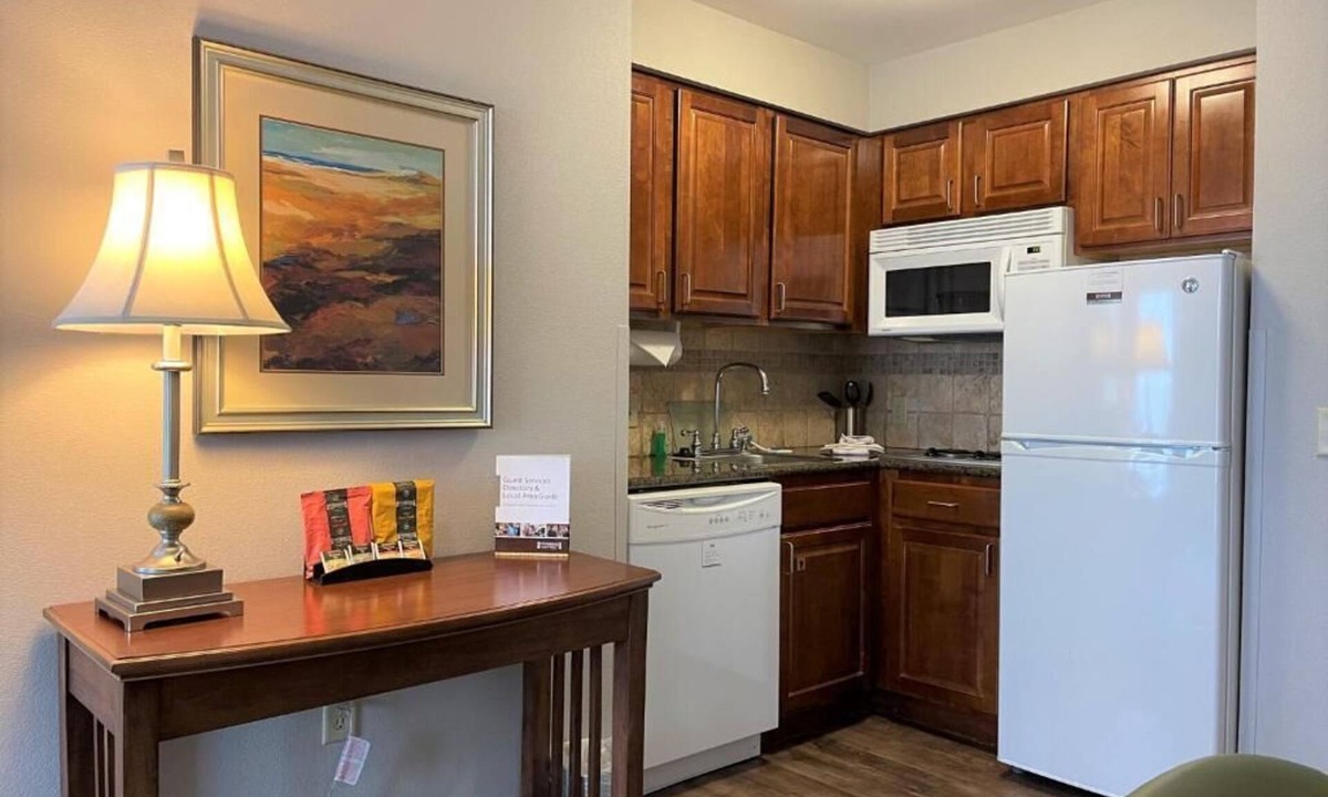 Oconomowoc Apartment | Spacious Accessible Studio w/Walk-In Shower
