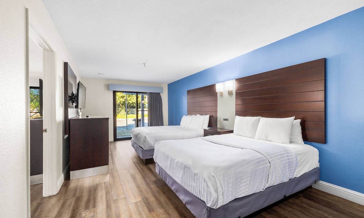 Westside Santa Cruz Hotel | Spacious Accessible 2BR Suite | King + 2 Queens | Santa Cruz