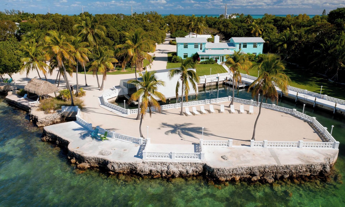 Upper Matecumbe Key House | Spacious Bayfront Home with Heated Pool, Deep Dockage, Kayaks and More