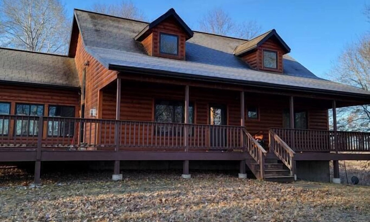 Spooner Cabin | Spacious Cabin in the woods on Island Lake