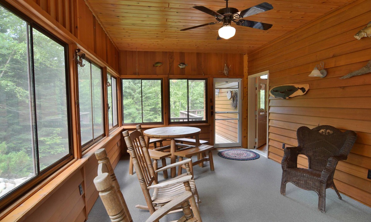 Clam Lake House | Spacious Cascade Chalet with Cozy Fireplace by RedAwning