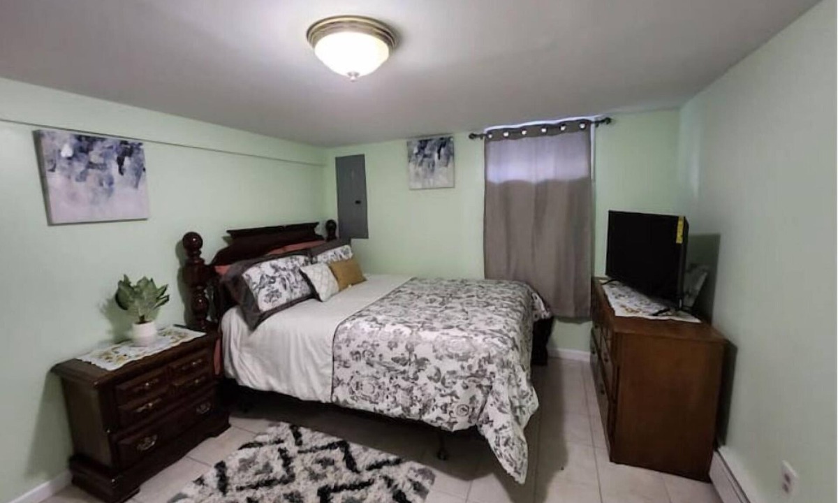 Amityville Apartment | Spacious Clean Lovely 2 Bedroom Apartment