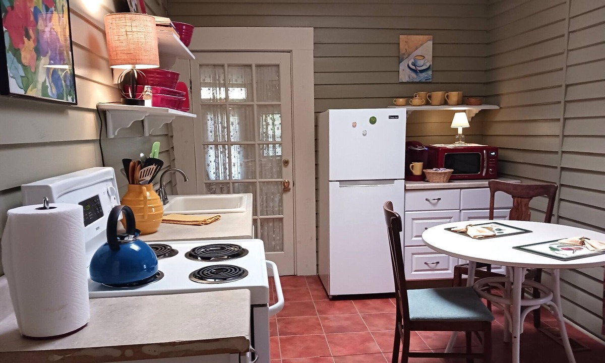 Downtown Little Rock Cabin | Spacious Enough for Four with Style, Comfort & Charm