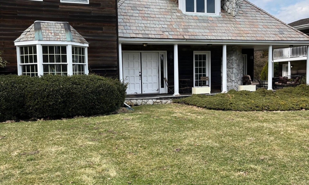 Aquebogue House | Spacious four bedroom house in peaceful Jamesport;