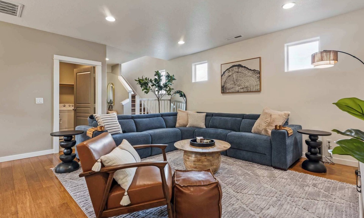Harlow House | Spacious home centrally located by Autzen Stadium
