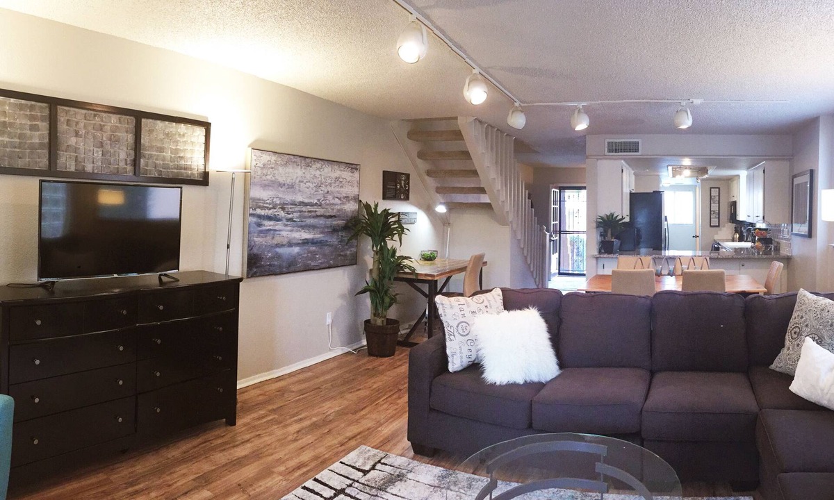 Oak Creek House | Spacious, Quiet, Comfortable Townhome-Walkable to everything in the Village