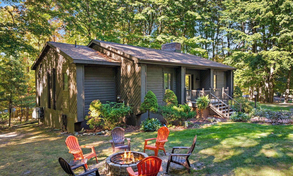 Bellaire House | Spacious Resort Home Near Shanty Creek | 3BR 3BA Pool Firepit
