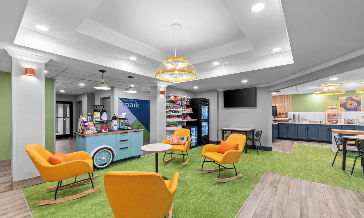 Florence Hotel | Spark by Hilton Cincinnati Airport South