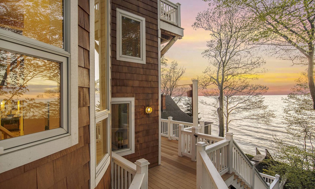 Douglas Cottage | Spectacular Lake Michigan Views/Beach Access from Douglas Lakeshore Beach House