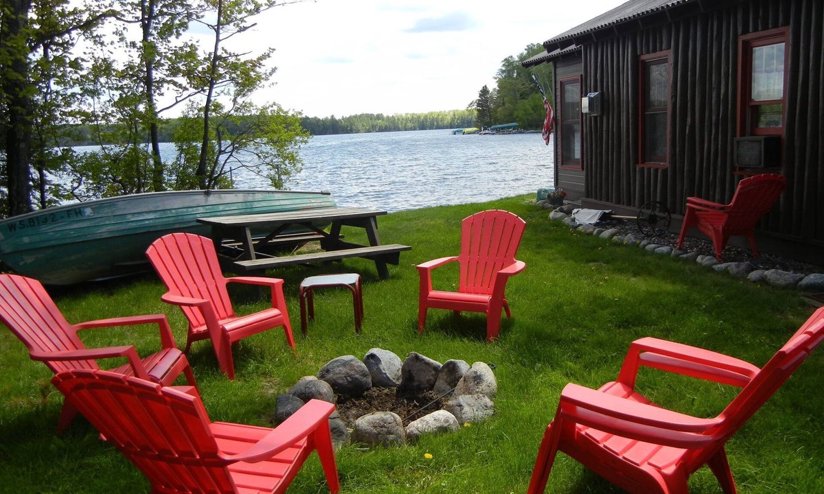 Star Lake Cabin | Spend your Vacation Sleeping right on the shore of Beautiful Star Lake!