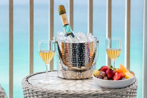 West Panama City Beach Resort | Splash Resort Luxury Pools Lazy River Fun Water Parks