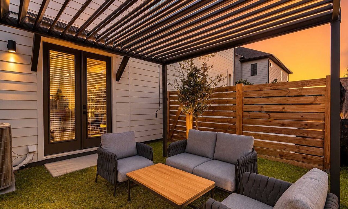 Spring Branch Central House | Spring Branch 3BR - Mins to CityCentre