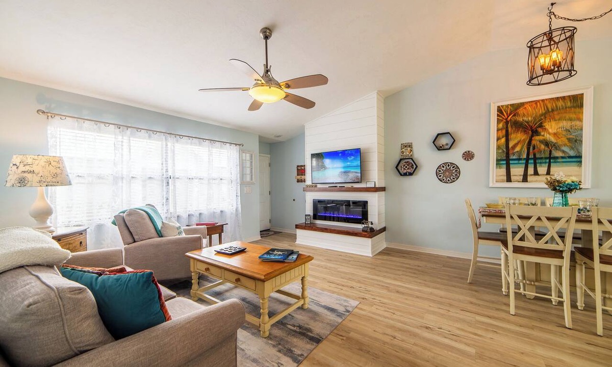 Highland Villa | Spring Lake villa near Sebring Raceway & golf