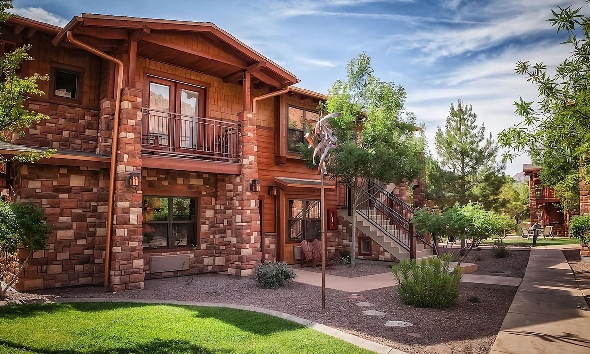 Zion National Park South Entrance Hotel | Springdale Sanctuary | 1 Unit | Steps from Cable Mountain Trails