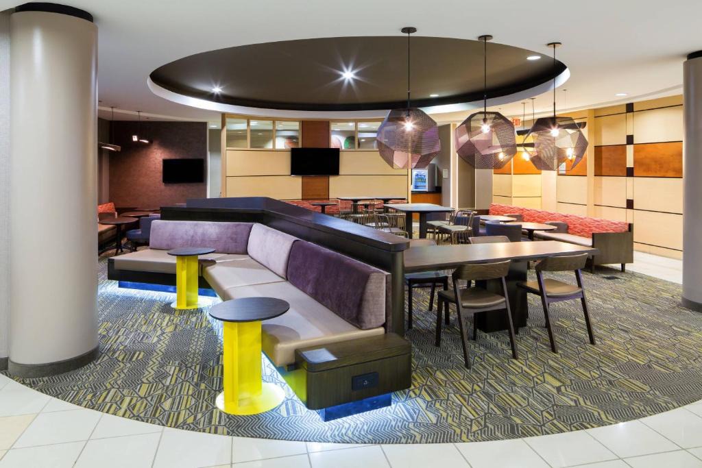 Fishers Hotel | SpringHill Suites Indianapolis Fishers