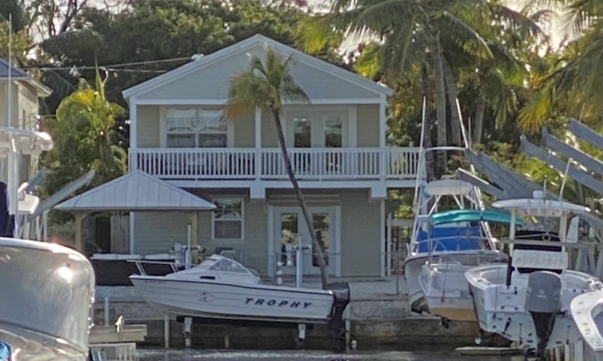 Wynken Blynken and Nod House | Stary Net - Ocean Waterfront 3BR 3BA Home