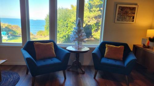 Coos Bay Apartment | #StayinMyDistrict Cape Arago Studio Suite