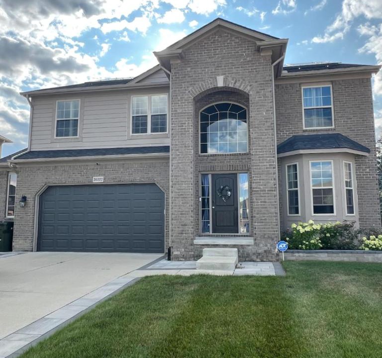 Sterling Heights Villa | Sterling Heights Retreat !