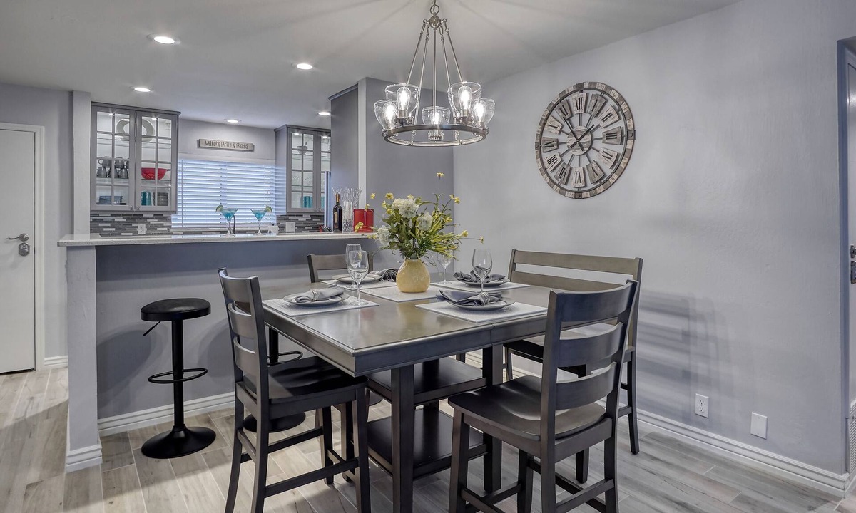South Scottsdale Condo | Stunning 2Bd/2Ba Old Town Condo comfortably Sleeps 6