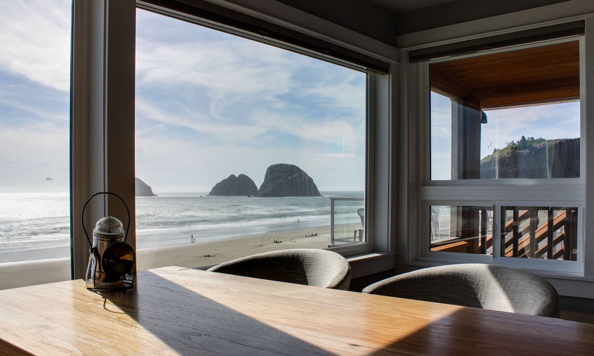 Oceanside Condo | Stunning and redesigned oceanfront condo - dog-friendly, too