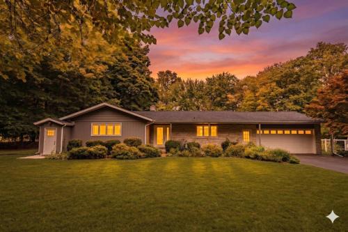Berrien Springs Apartment | Stunning Ranch in the woods
