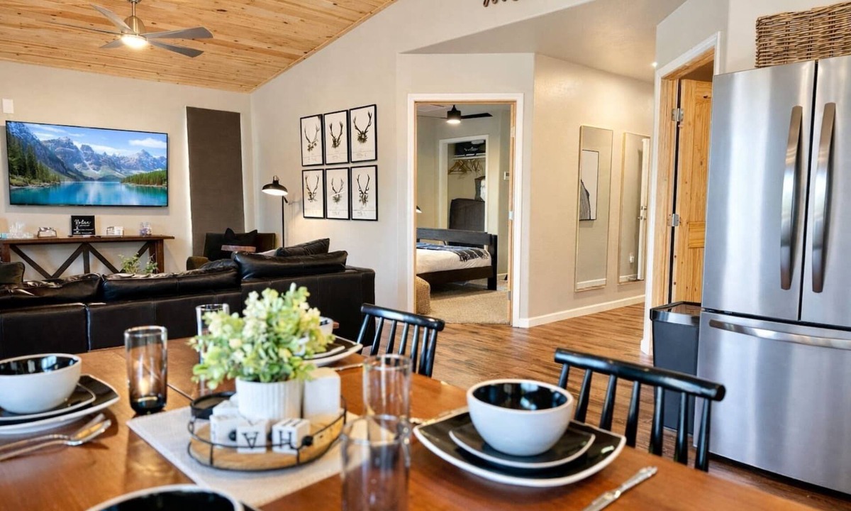 Overgaard Cabin | Stylish & Pristine Cabin w/Game Room!