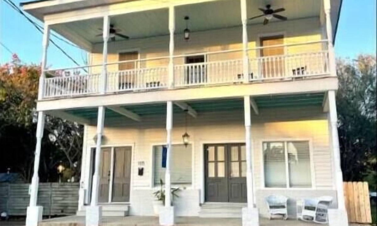 Breaux Bridge Apartment | Suite at the Opera House