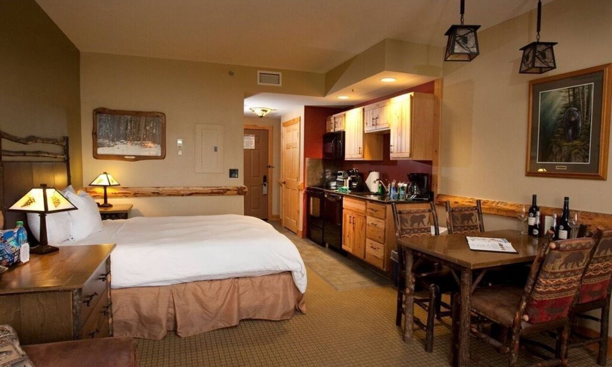 Blodgett Mills Condo | Suite with Pool, Hot Tub, Gym | On-site Waterpark