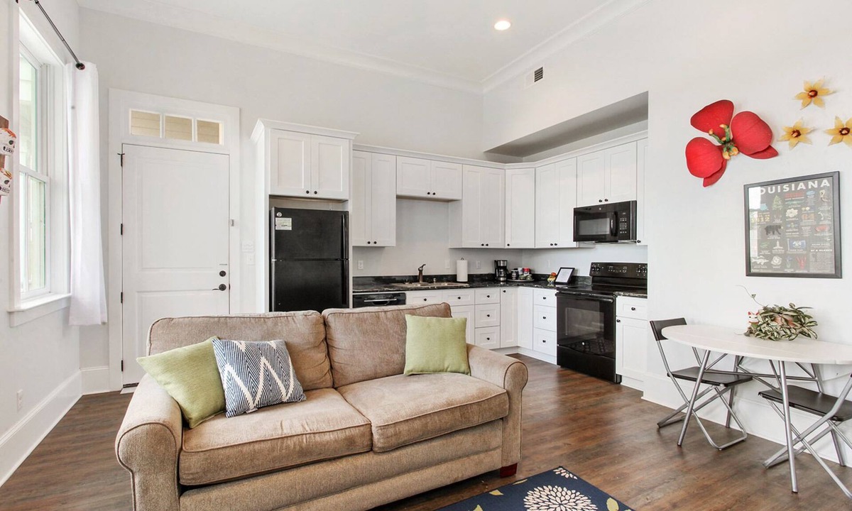 Algiers Point Condo | Sunset Point B, Serene And Private One Bedroom Condo