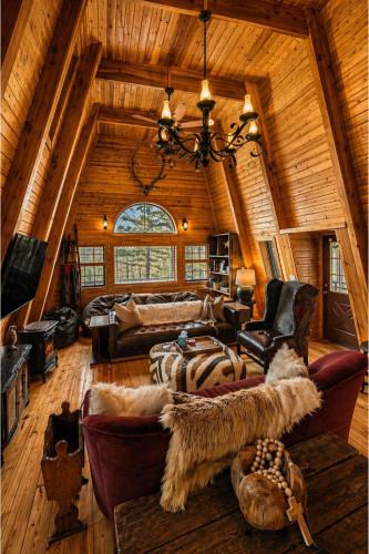 Show Low Ski Chalet | Sunset-View A-Frame Cabin Sleeps 12 Dog Friendly