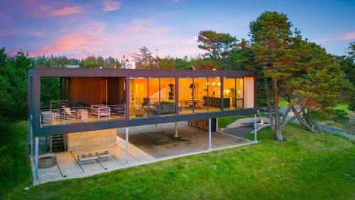 Warrenton House | Surf Pines - Ocean Views, Fire Pit & Fireplace