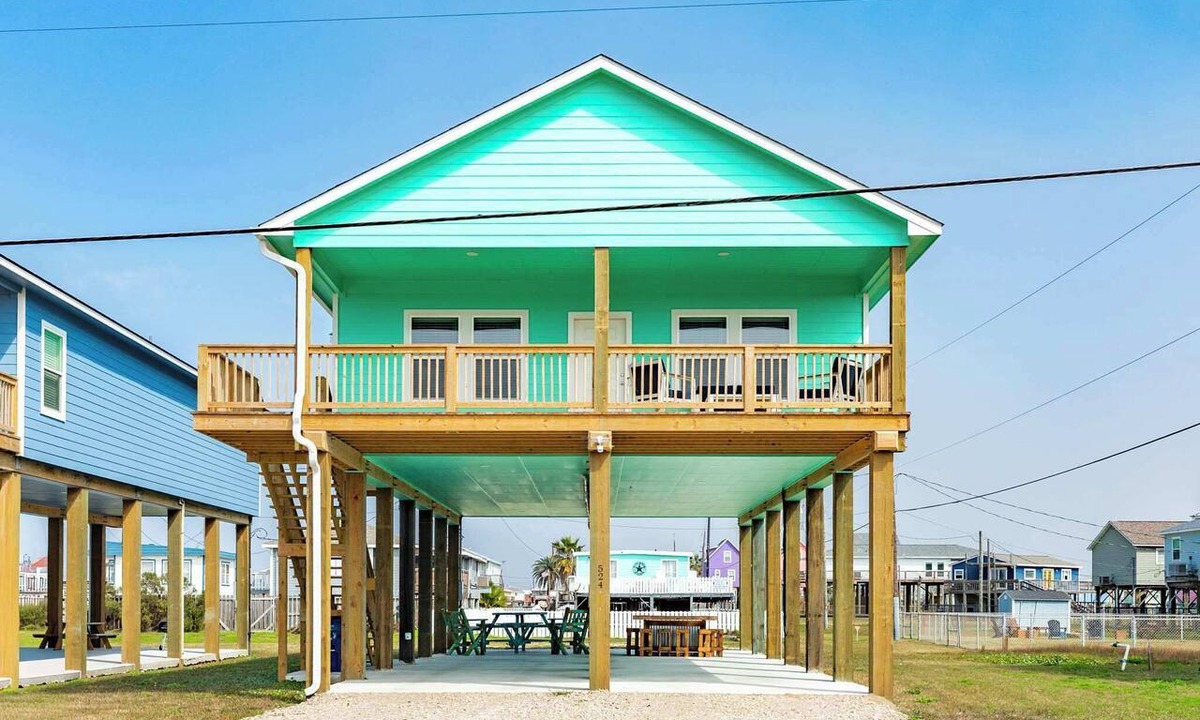 Surfside Beach House | Surfside Beach Getaway: Family-Friendly Home