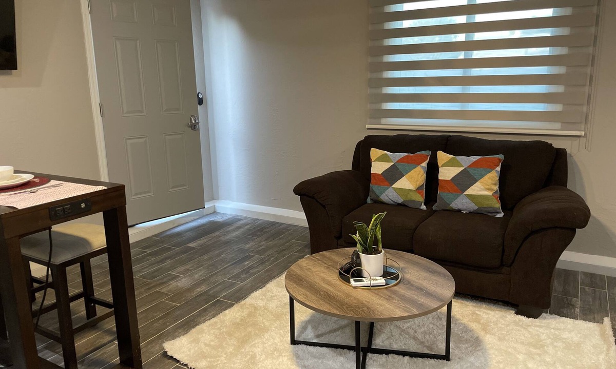 Alhambra Apartment | Sweet Studio on Glendale