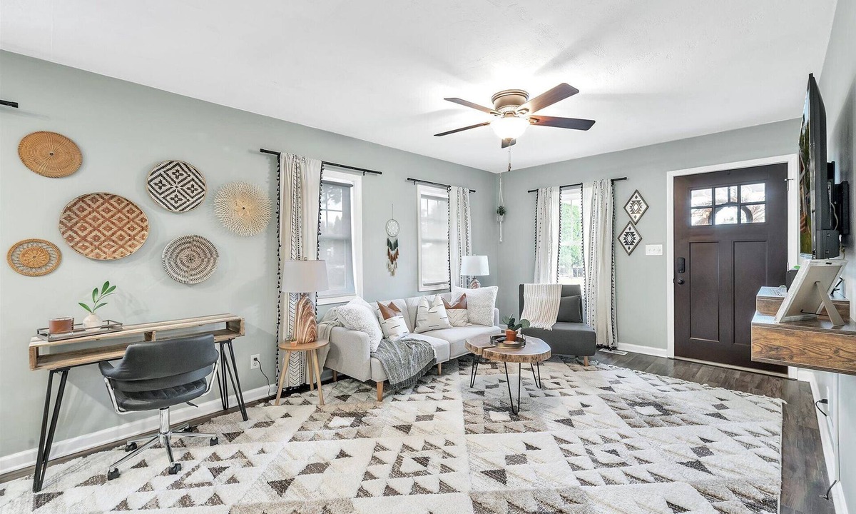 Sylvania House | Sylvania Southwestern styled Oasis- Huge Yard