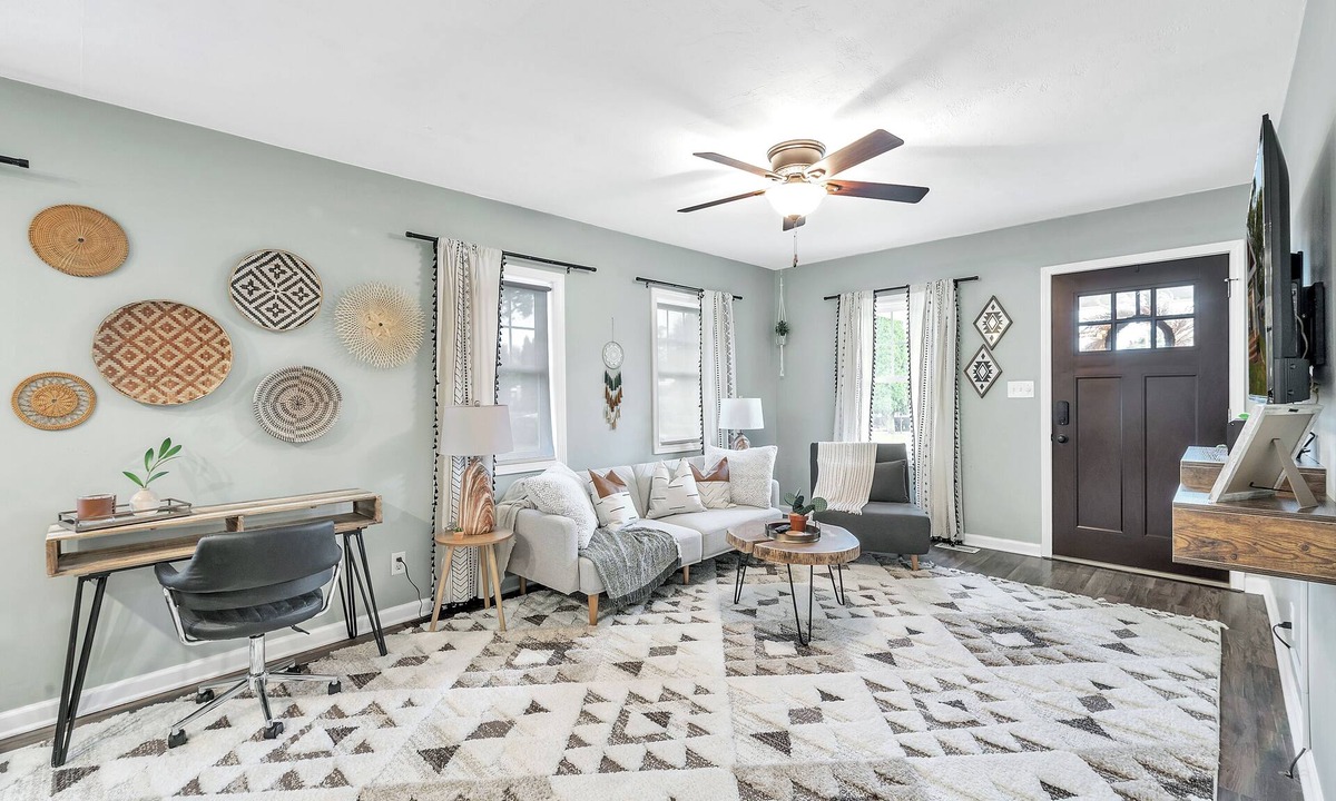 Sylvania House | Sylvania Southwestern styled Oasis- Huge Yard