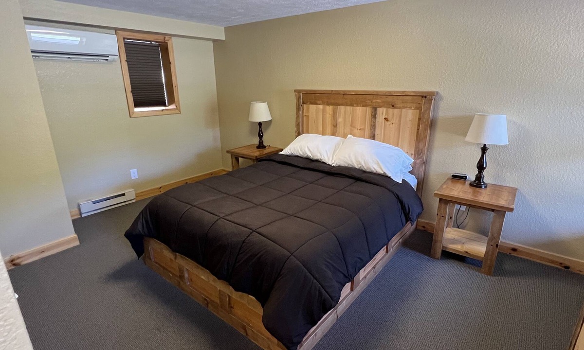 Paradise Hotel | Tahquamenon Suites Lodging - One-Bedroom Suite # 3
