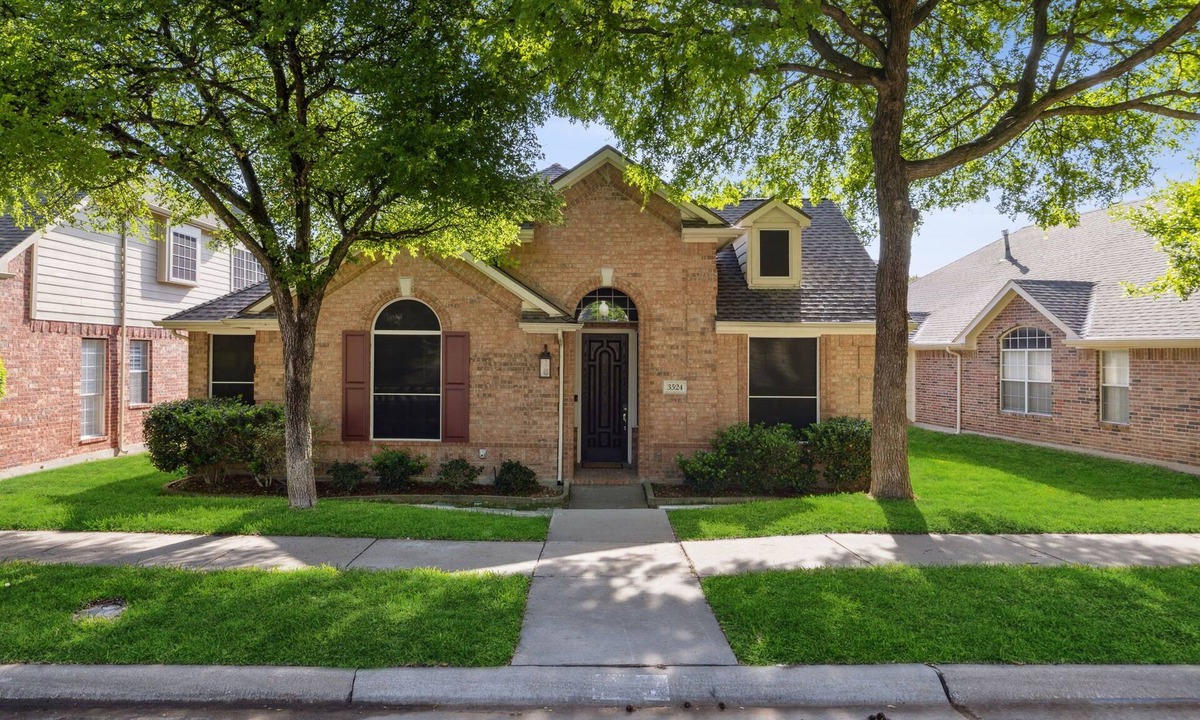 Richardson House | TCH - Spacious 4bd/2ba in Richardson w/Ofc & Yard