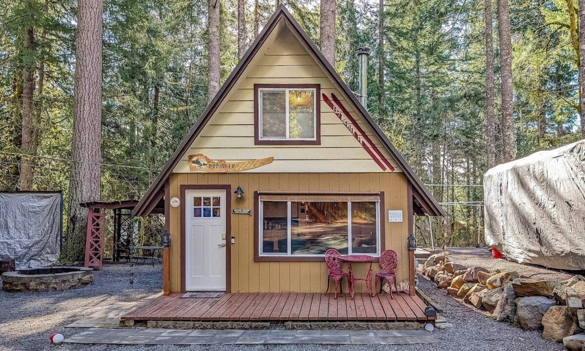 Packwood Cabin | Tee & Ski Cabin | Mt Rainier, White Pass