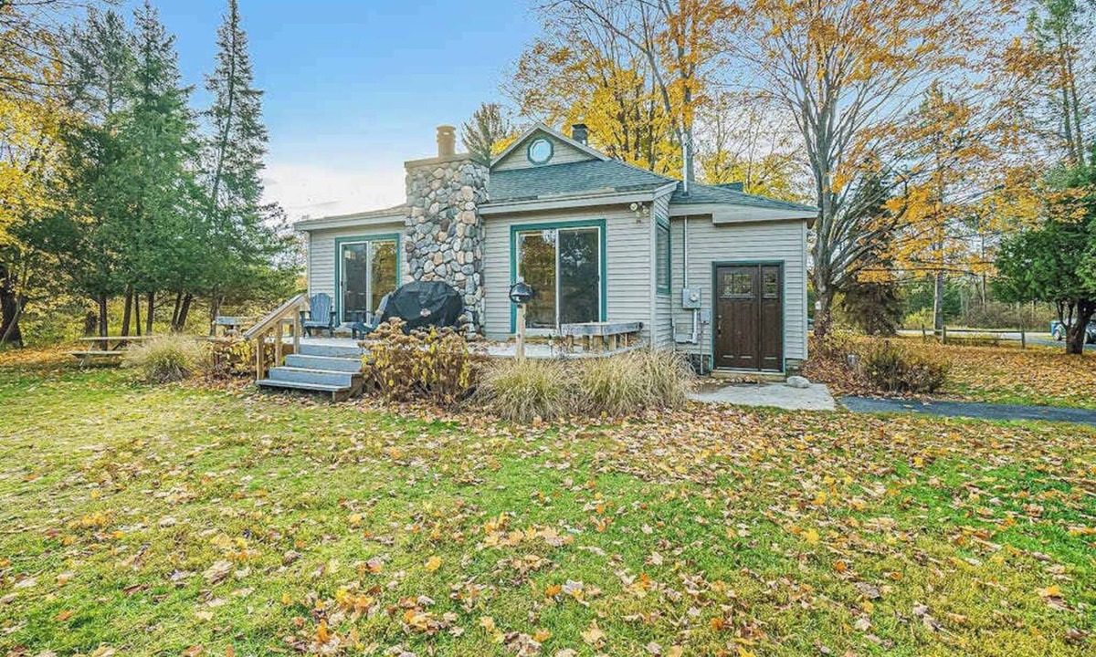 Thompsonville House | Terrific riverfront home near the slopes w/firepit, free WiFi & five-acre lot