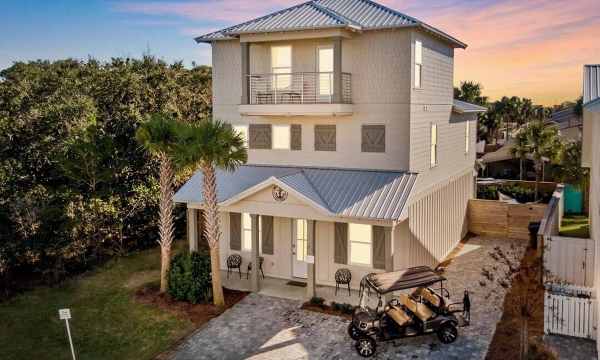 Miramar Beach House | The Barnacle: Private beach steps away, Heated pool, Golf cart, Game room, Bunks