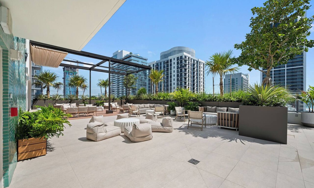 Almont Apartment | The Crosby Balcony Studio Palermo Home