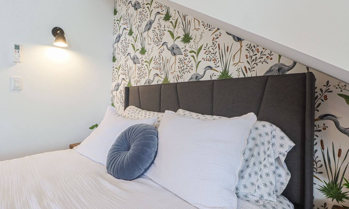 Old Town Cottage | The Cypress Cottage in Old Town BSL - Historic charm with modern amenities