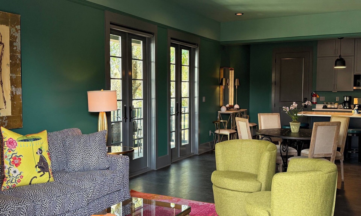 Biloxi House | The Executive @ The Pullman House Downtown w/Heated Pool