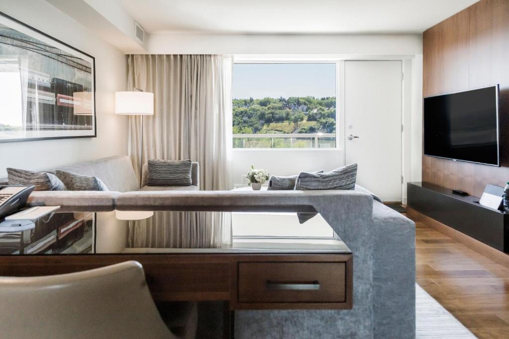 Saskatoon Downtown Hotel | The James Hotel